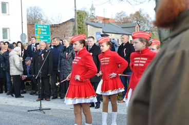 Jarmarkiem Świętomarcińskim uczcili w Widawie dzień 11 listopada